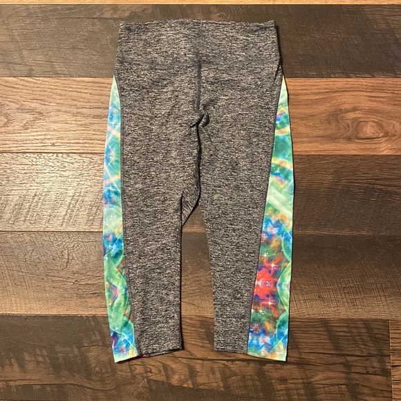Lularoe Workout Capri Leggings - Picture 2 of 4